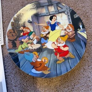 New Limited Edition Snow White and the Seven Dwarfs Decorative Plate